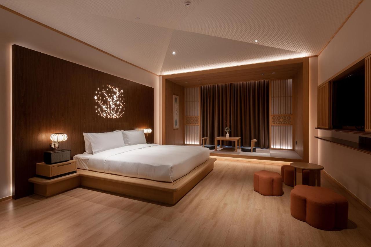 Hotel Hyakumangoku Onsen 5*