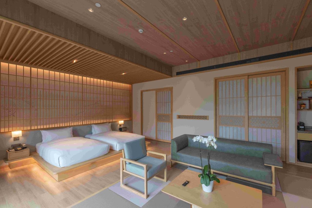Hotel Hyakumangoku Onsen 5*
