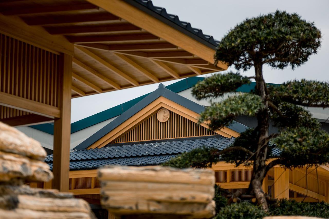 Hotel Hyakumangoku Onsen