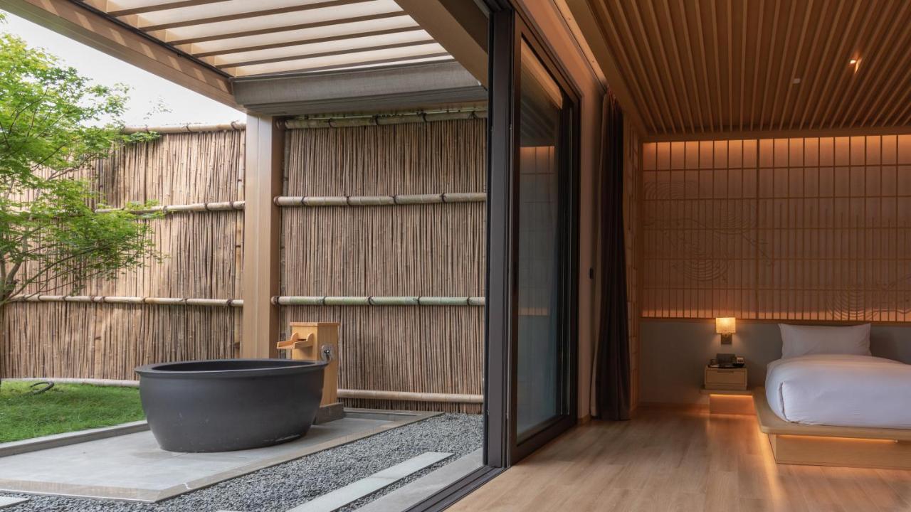 Hyakumangoku Onsen Hotel 5*