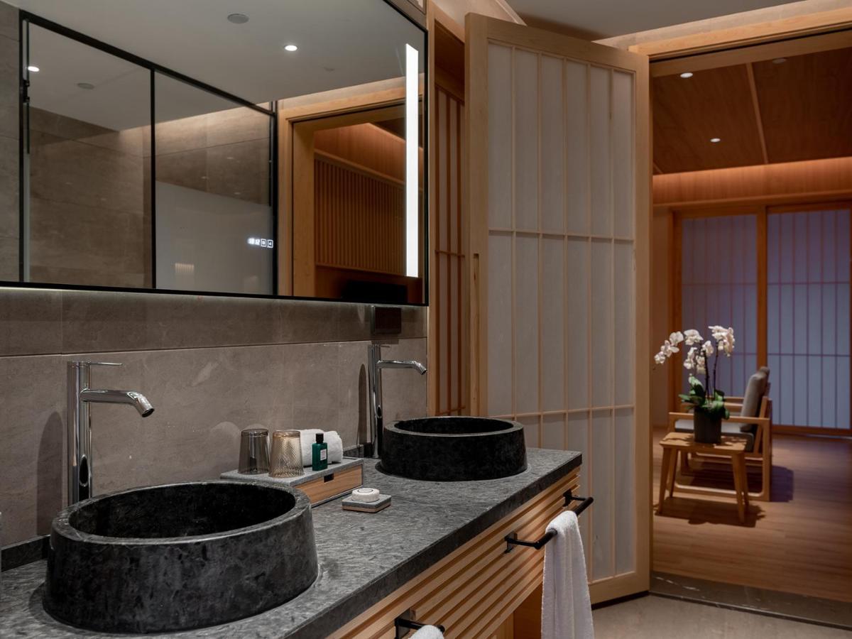 Hyakumangoku Onsen Hotel Shanghai